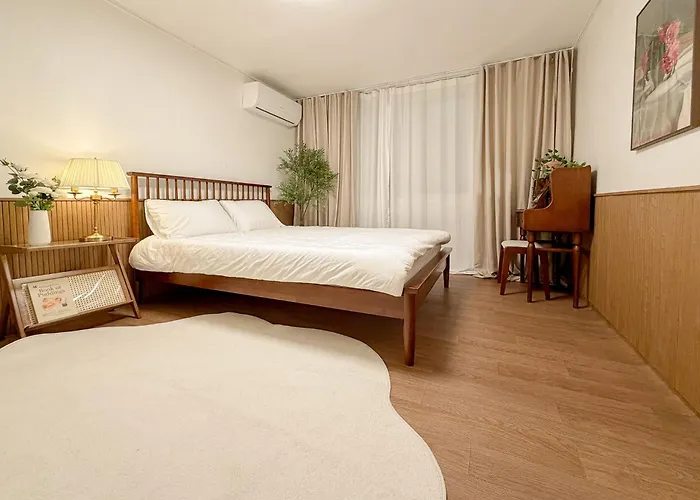 #신규할인#무료짐보관#디지털미디어시티역 공항버스 #마포구청 #홍대 합정 Apartment *