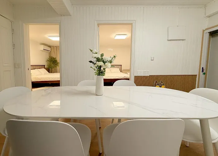 #신규할인#무료짐보관#디지털미디어시티역 공항버스 #마포구청 #홍대 합정 Apartment